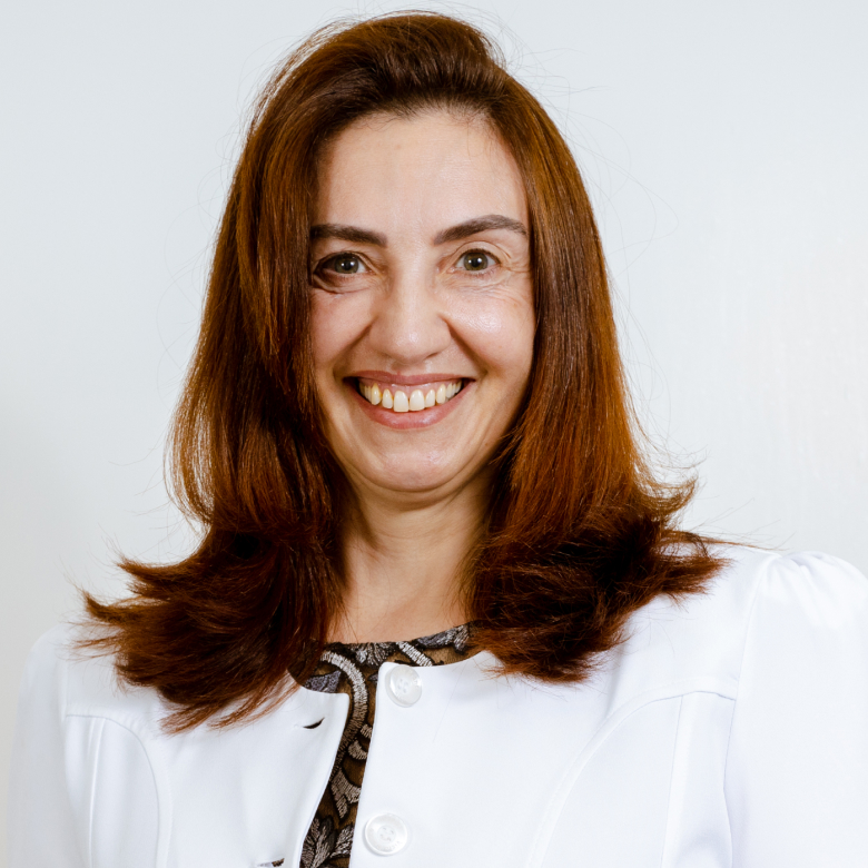 Dra. Adriane Paula Gomes de Oliveira